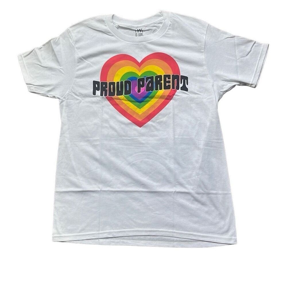 Love is Love Rue21 Medium Proud Parent Rainbow Heart LGBTQ‎ White Tshirt NEW
